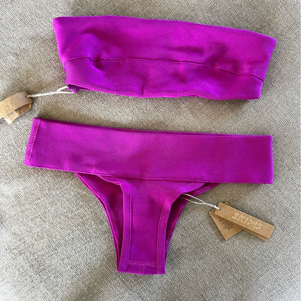SKIMS | KNIT BEACHWEAR CHEEKY BOTTOM | BANDEAU TOP | LOLLIPOP